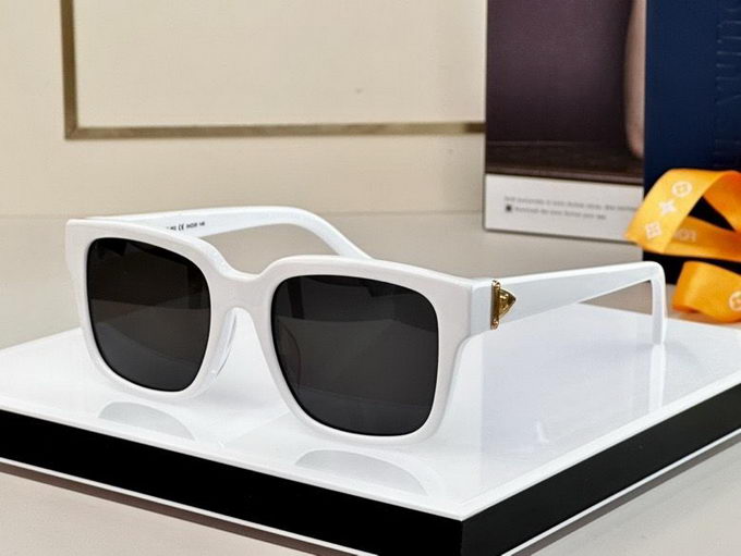 Louis Vuitton Sunglasses ID:20230516-320
